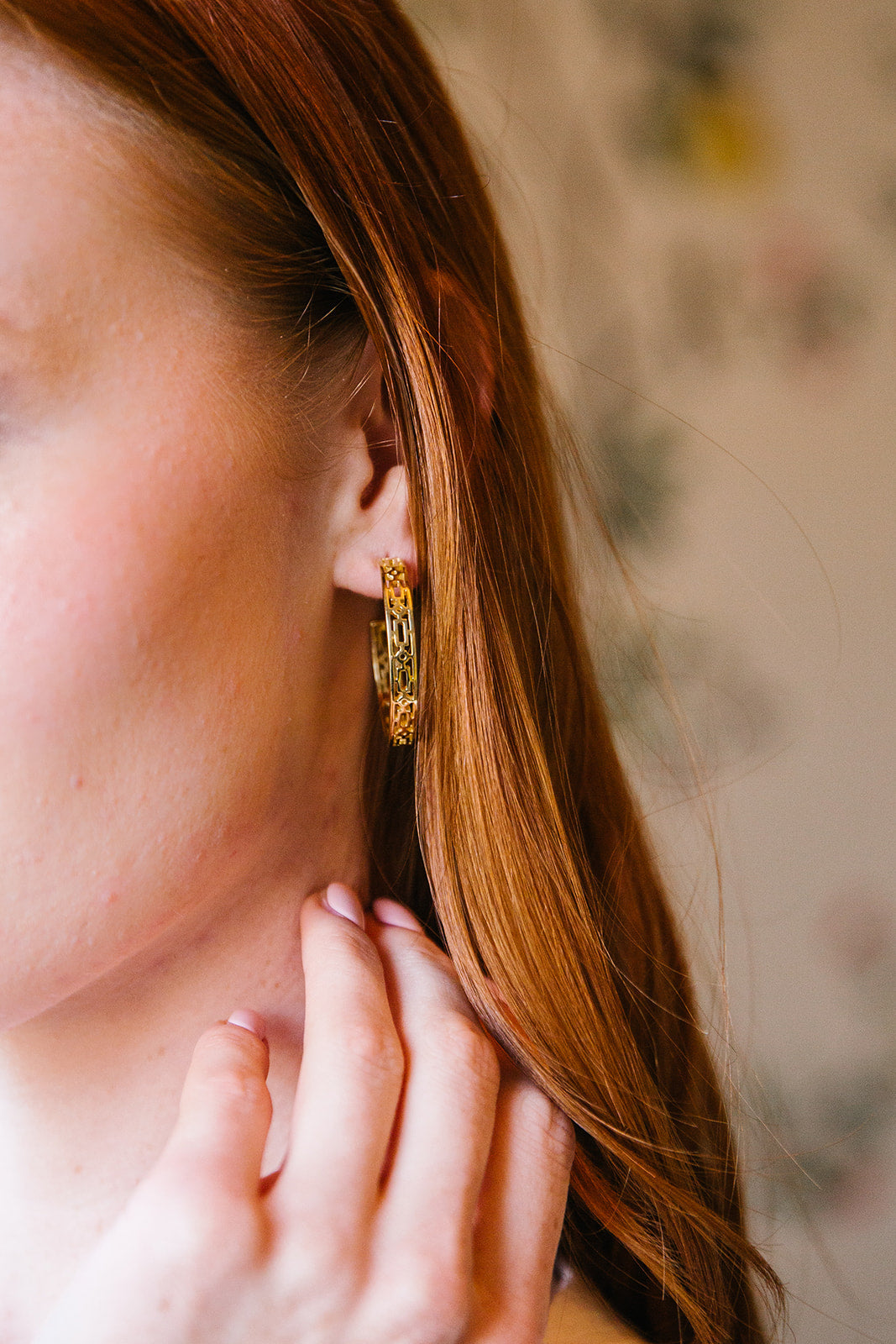 Model is wearing Maison Treillage Gold Hoop Earrings_m donohue collection